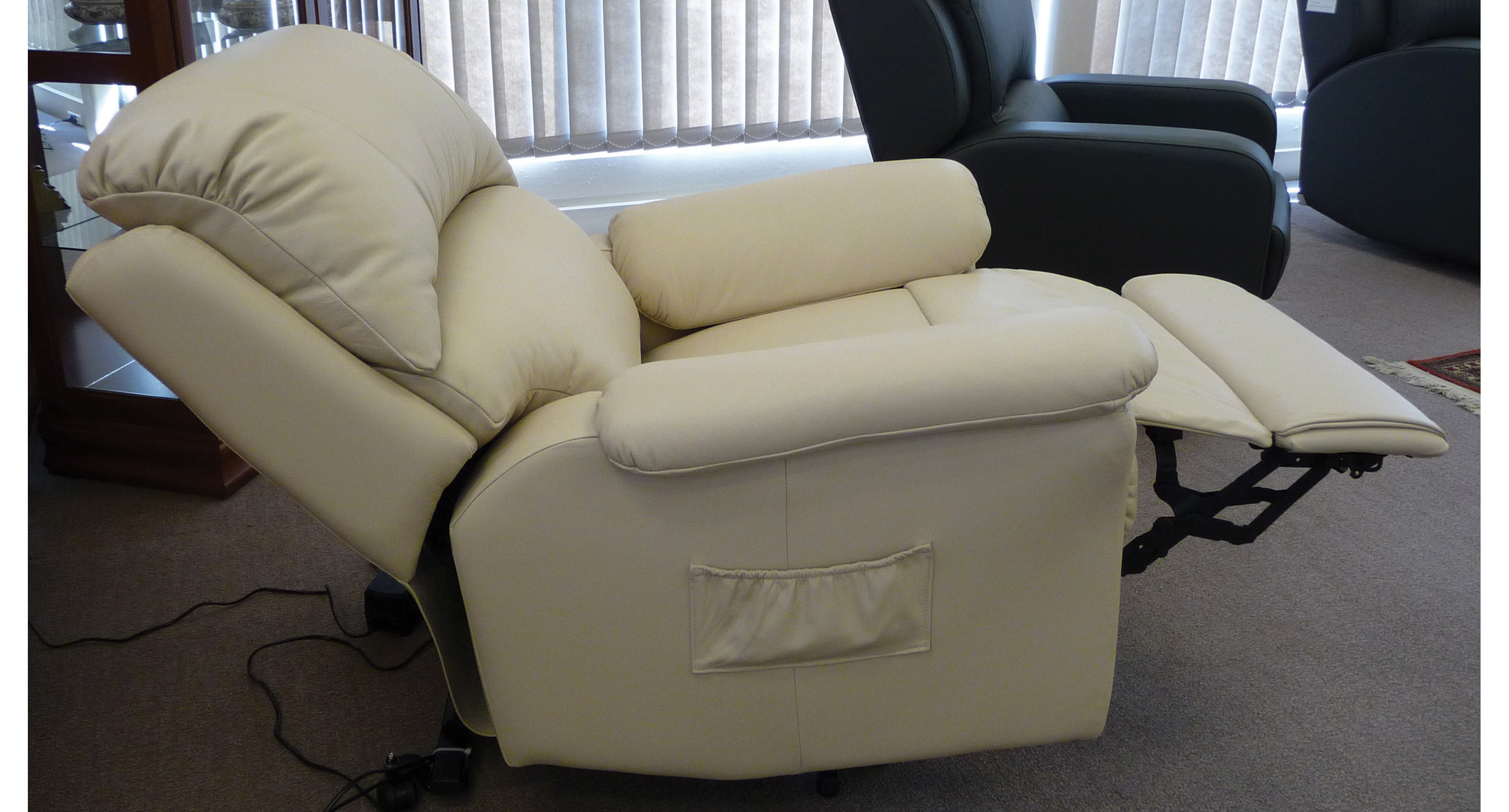 Wesley Lifting and Reclining Chair